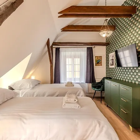 Rev-fueloep Panzio B&B